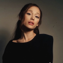 Discovery icon for Ariana Grande Discord server